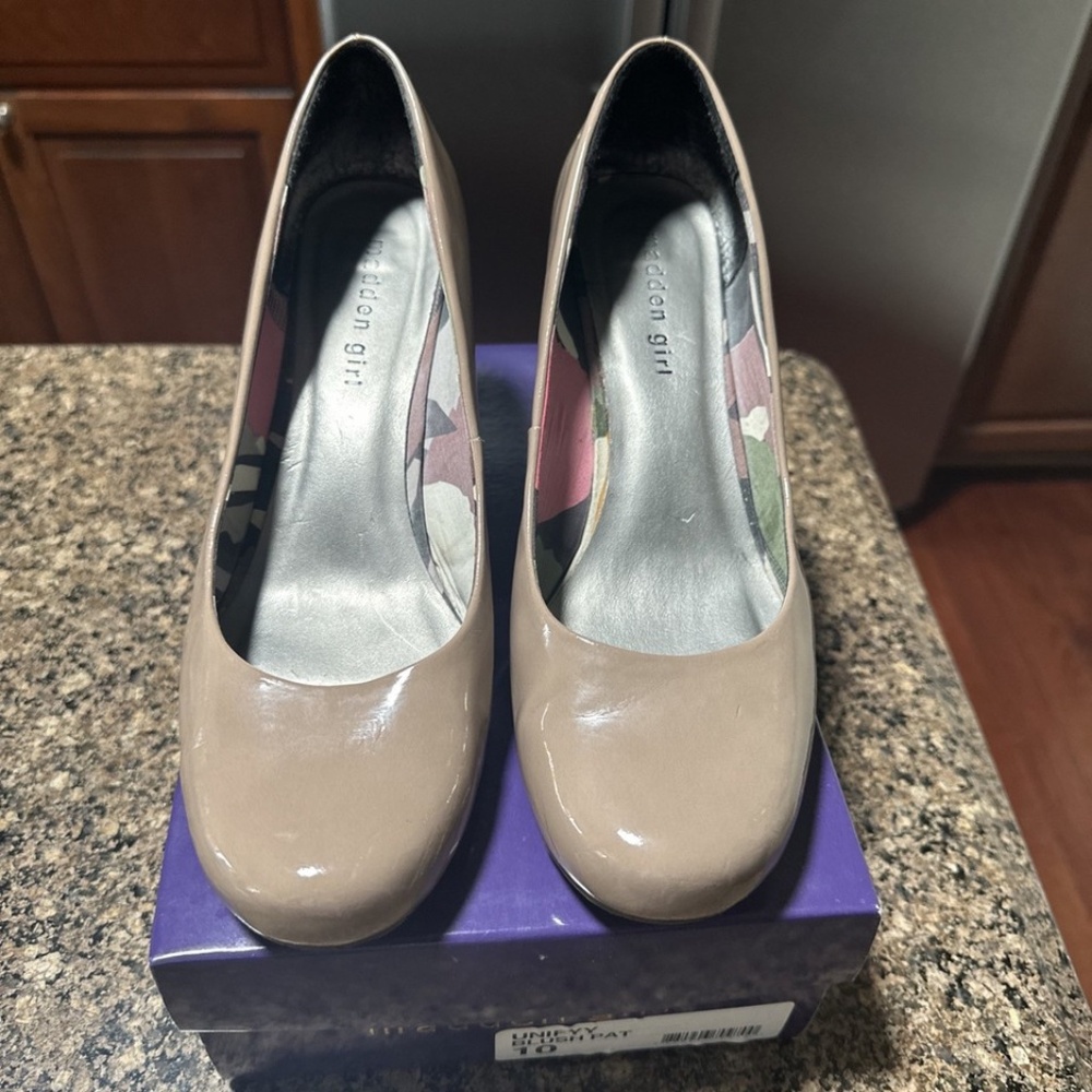 Madden girl  "UNIFYY"  Nude  Blush Patent  3” heels Size 10 Rounded Toe with Box
